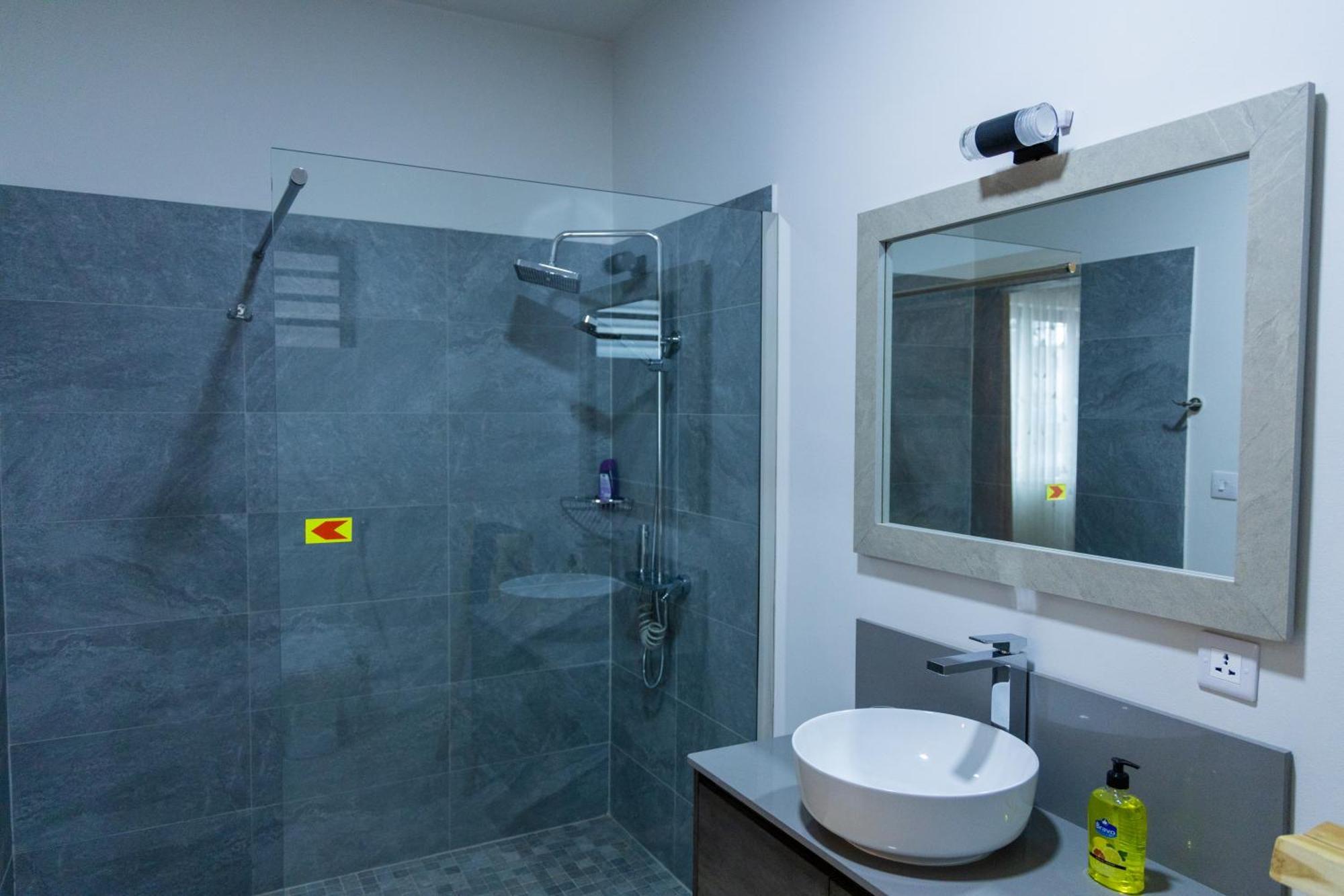 Luxury Tropical Oasis 3 Bedroom With Pool Close To Apartment