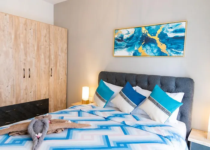 Luxury Tropical Oasis 3 Bedroom With Pool Close To Beach
